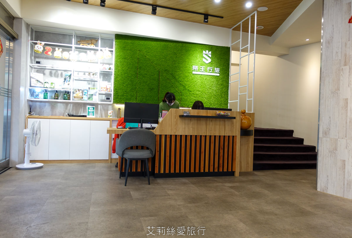 礁溪平價住宿推薦！帝王行旅 住宿加泡湯一人不到300元 還附免費停車 個人湯池不限時爽爽泡 彩繪牆好好拍