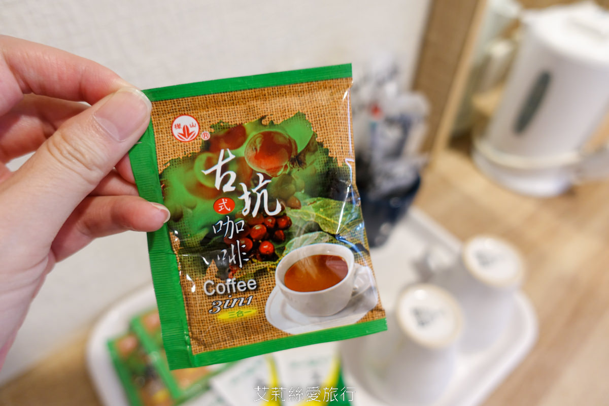 礁溪平價住宿推薦！帝王行旅 住宿加泡湯一人不到300元 還附免費停車 個人湯池不限時爽爽泡 彩繪牆好好拍