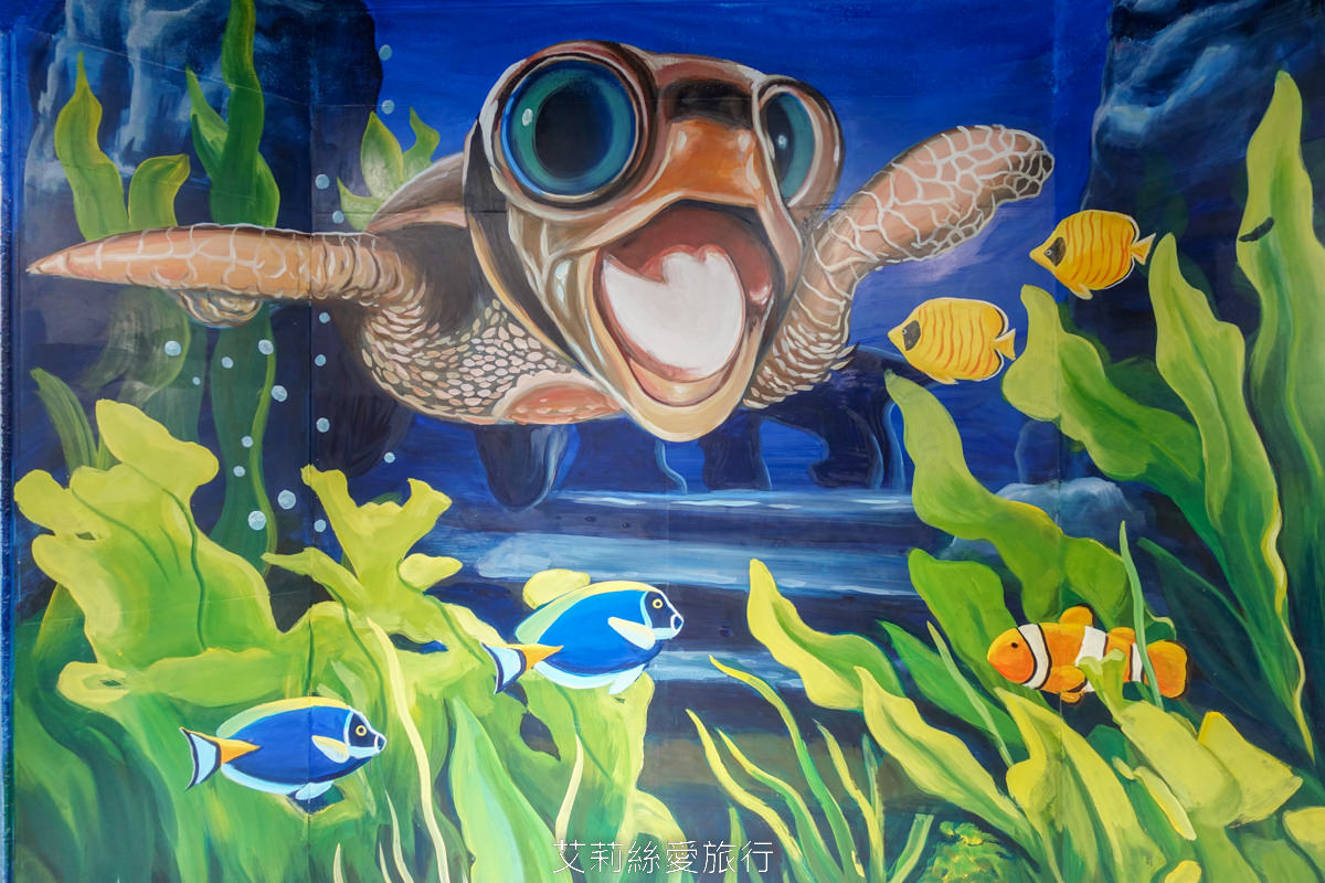 礁溪平價住宿推薦！帝王行旅 住宿加泡湯一人不到300元 還附免費停車 個人湯池不限時爽爽泡 彩繪牆好好拍