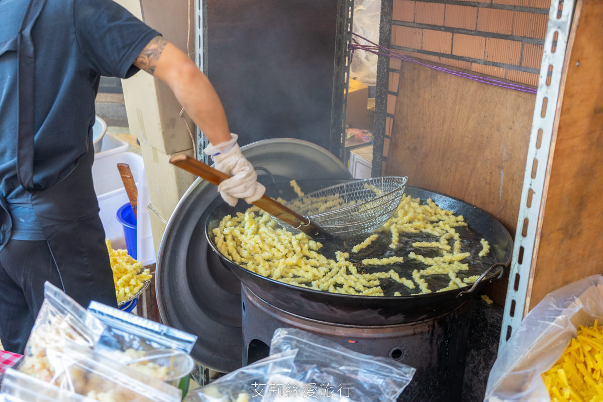 2023迪化街年貨大街 正式登場！超大福氣萌兔好可愛 台北年貨大街九大商圈要筆記！小花園茄芷袋環保購物好輕鬆！大稻埕一日遊行程推薦！