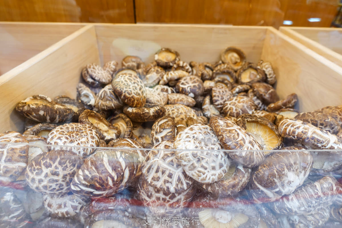 2023迪化街年貨大街 正式登場!超大福氣萌兔好可愛 台北年貨大街九大商圈要筆記!小花園茄芷袋環保購物好輕鬆!大稻埕一日遊行程推薦! - 第31張圖 2023迪化街年貨大街 正式登場!超大福氣萌兔好可愛 台北年貨大街九大商圈要筆記!小花園茄芷袋環保購物好輕鬆!大稻埕一日遊行程推薦!