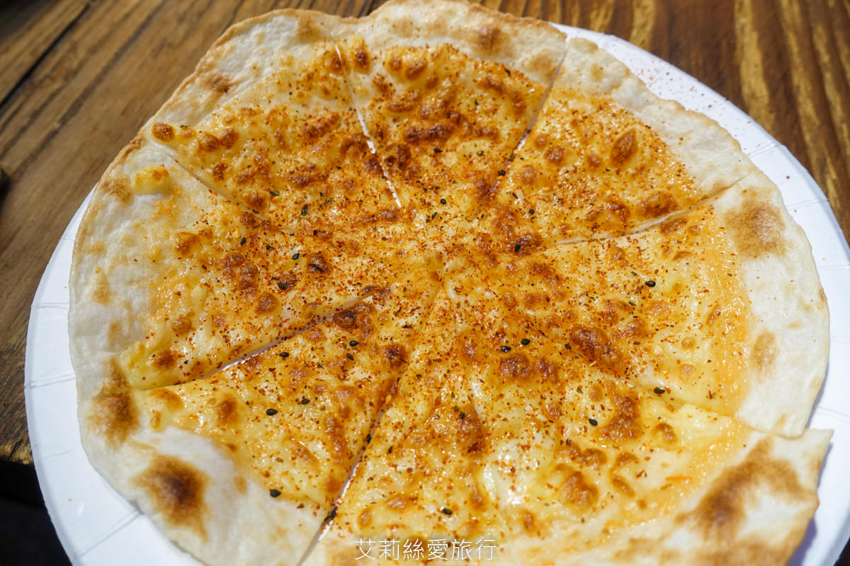饒河夜市必吃 幸花明太子起司烤餅 香香鹹鹹明太子淡淡起司味 餅皮薄脆好吃沒負擔！