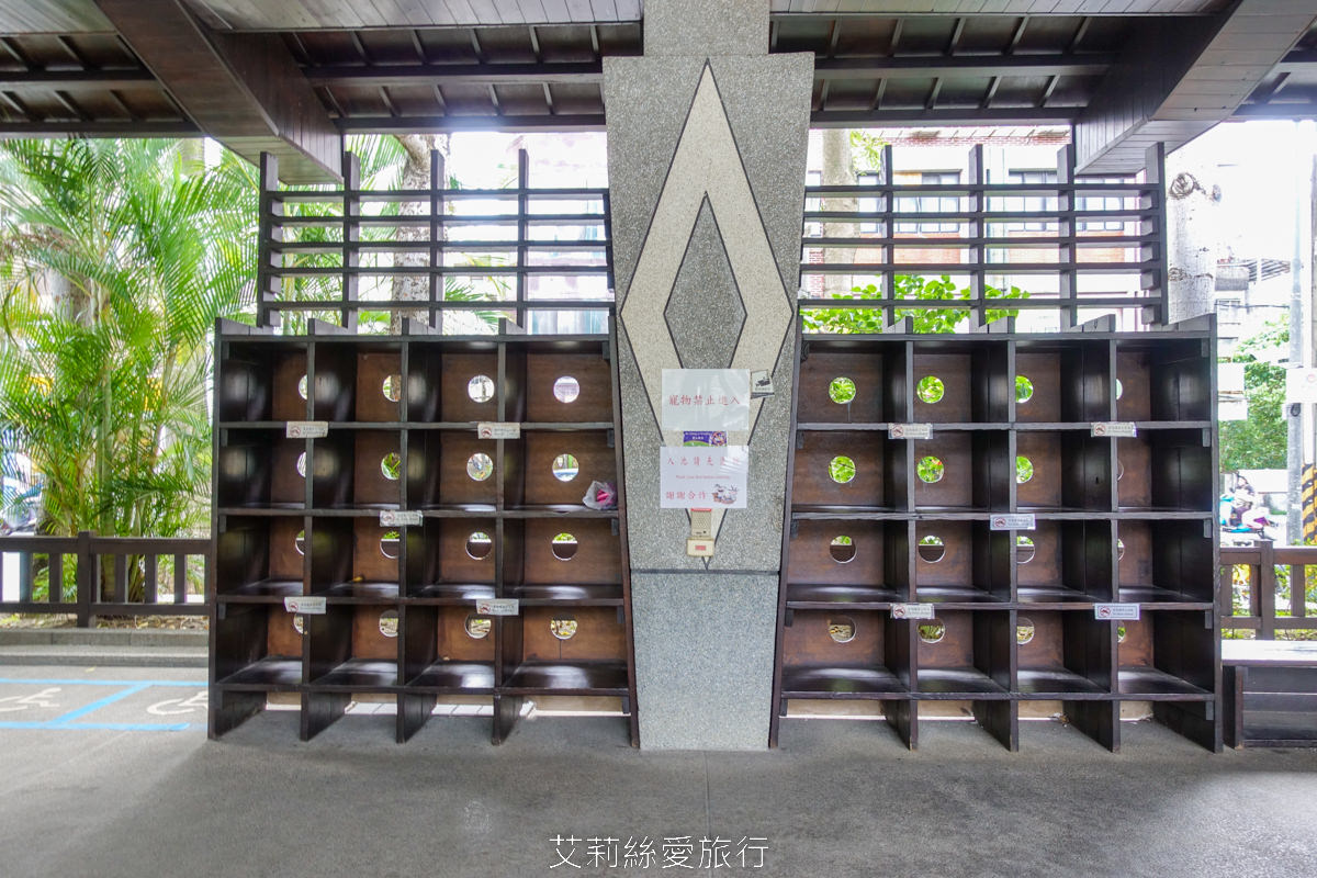 免費景點北投溫泉泡湯推薦！北投復興公園泡腳池 離捷運站最近的免費溫泉泡腳池 木造城堡兒童遊戲區和沙坑可讓小孩放風~