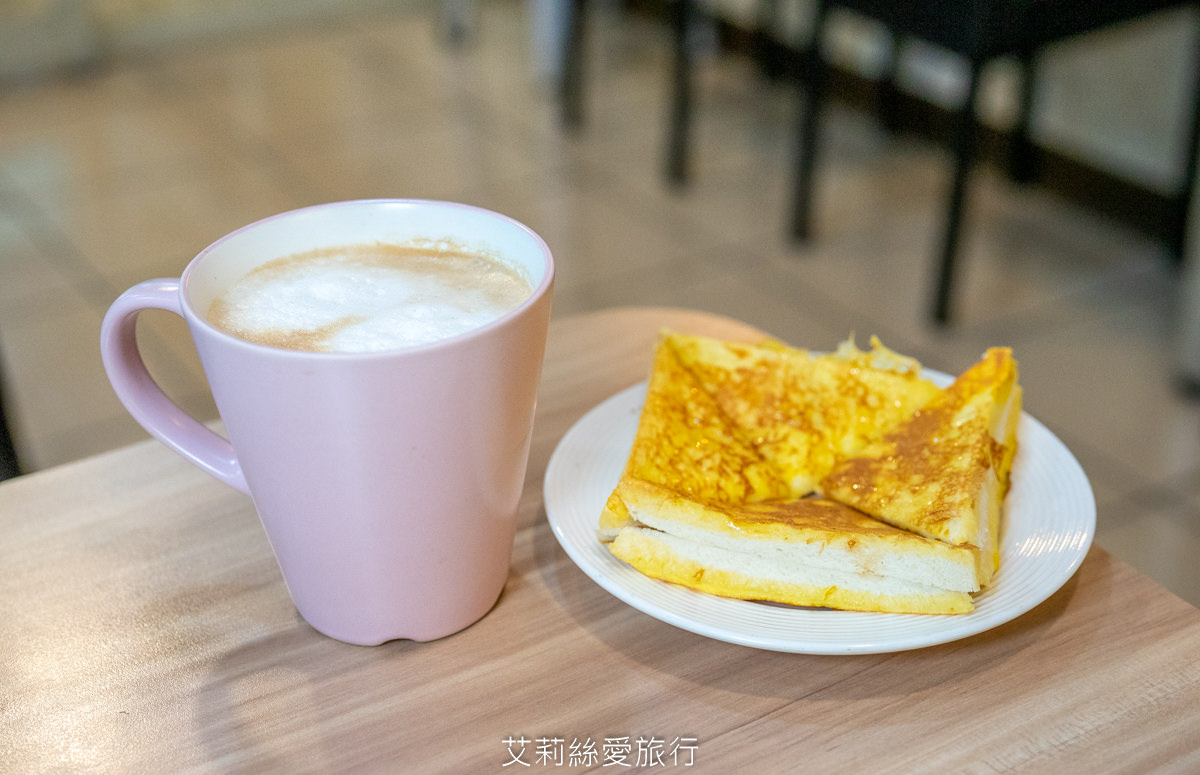 新莊美食》德克莎拉 低調早午餐店必吃打拋豬飯淋上半熟蛋黃超邪惡 五股工業區內 - 第10張圖 新莊美食》德克莎拉 低調早午餐店必吃打拋豬飯淋上半熟蛋黃超邪惡 五股工業區內