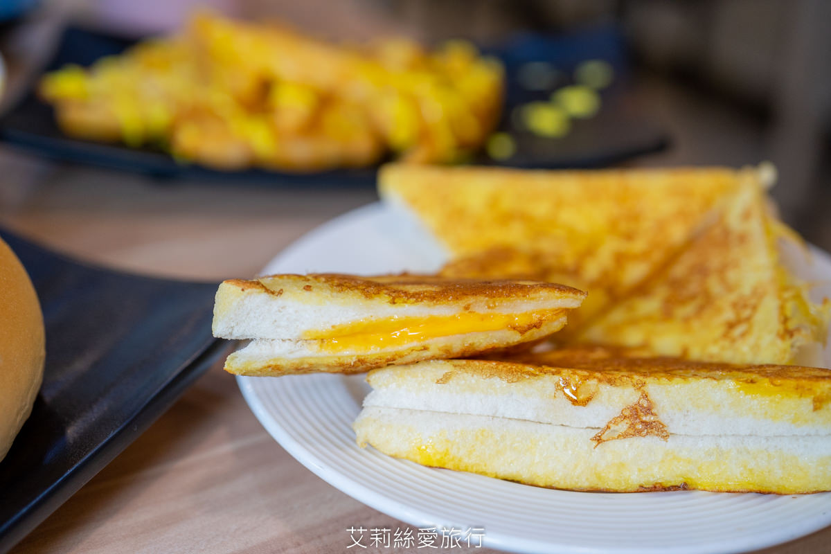 新莊美食》德克莎拉 低調早午餐店必吃打拋豬飯淋上半熟蛋黃超邪惡 五股工業區內 - 第11張圖 新莊美食》德克莎拉 低調早午餐店必吃打拋豬飯淋上半熟蛋黃超邪惡 五股工業區內