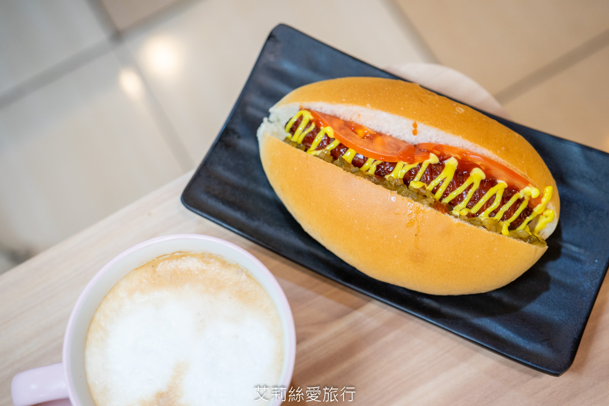 新莊美食》德克莎拉 低調早午餐店必吃打拋豬飯淋上半熟蛋黃超邪惡 五股工業區內 - 第13張圖 新莊美食》德克莎拉 低調早午餐店必吃打拋豬飯淋上半熟蛋黃超邪惡 五股工業區內