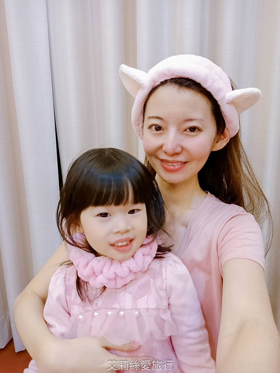 【愛閃耀卸妝愛用推薦】鑽石胜肽卸洗膏使用心得評價 - 第26張圖 使用愛閃耀洗面乳一次就能完成卸妝與洗臉,讓你有更多時間陪孩子