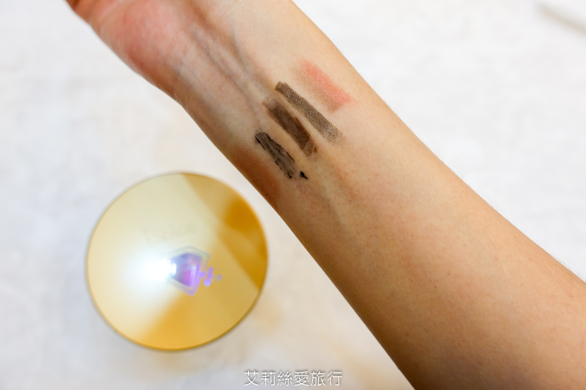 【愛閃耀卸妝愛用推薦】鑽石胜肽卸洗膏使用心得評價 - 第23張圖 能卸掉眼妝的洗面乳:愛閃耀卸洗膏