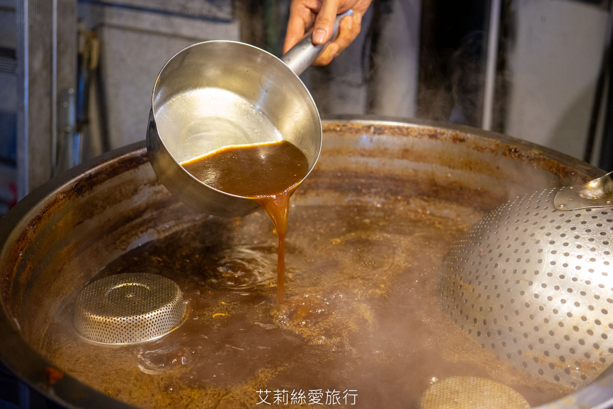 饒河夜市必吃 撒旦牛滷味 饕客最愛牛筋、牛肚、牛腱等牛三寶 香氣迷人軟嫩入味 一吃就愛上