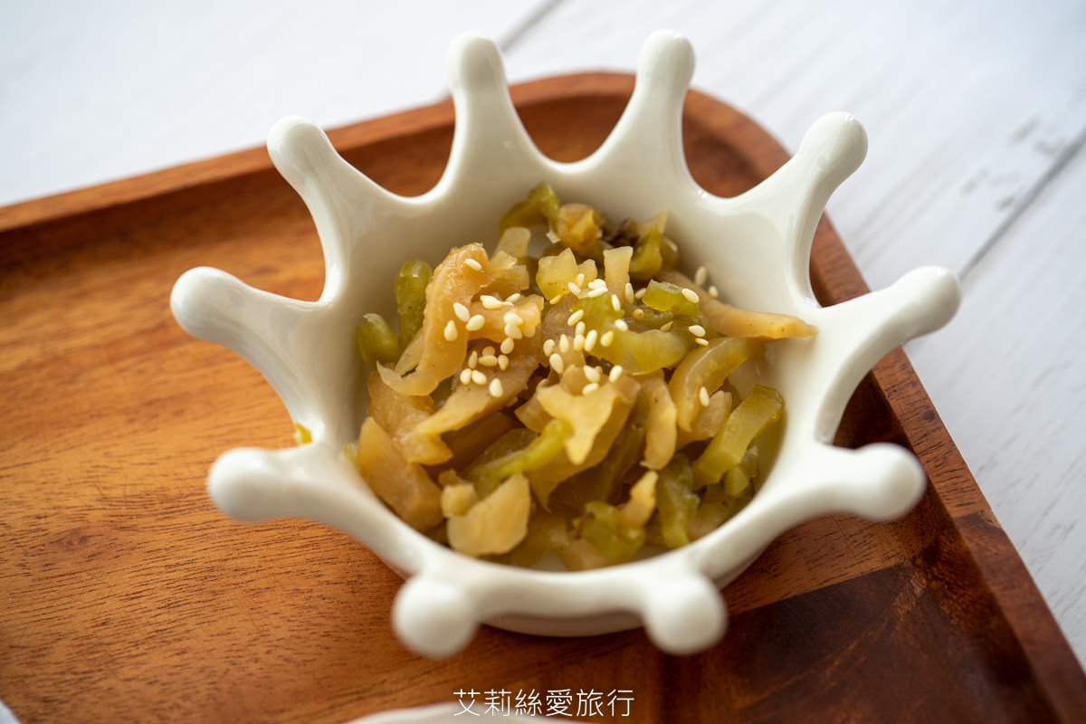 饒河夜市必吃 撒旦牛滷味 饕客最愛牛筋、牛肚、牛腱等牛三寶 香氣迷人軟嫩入味 一吃就愛上