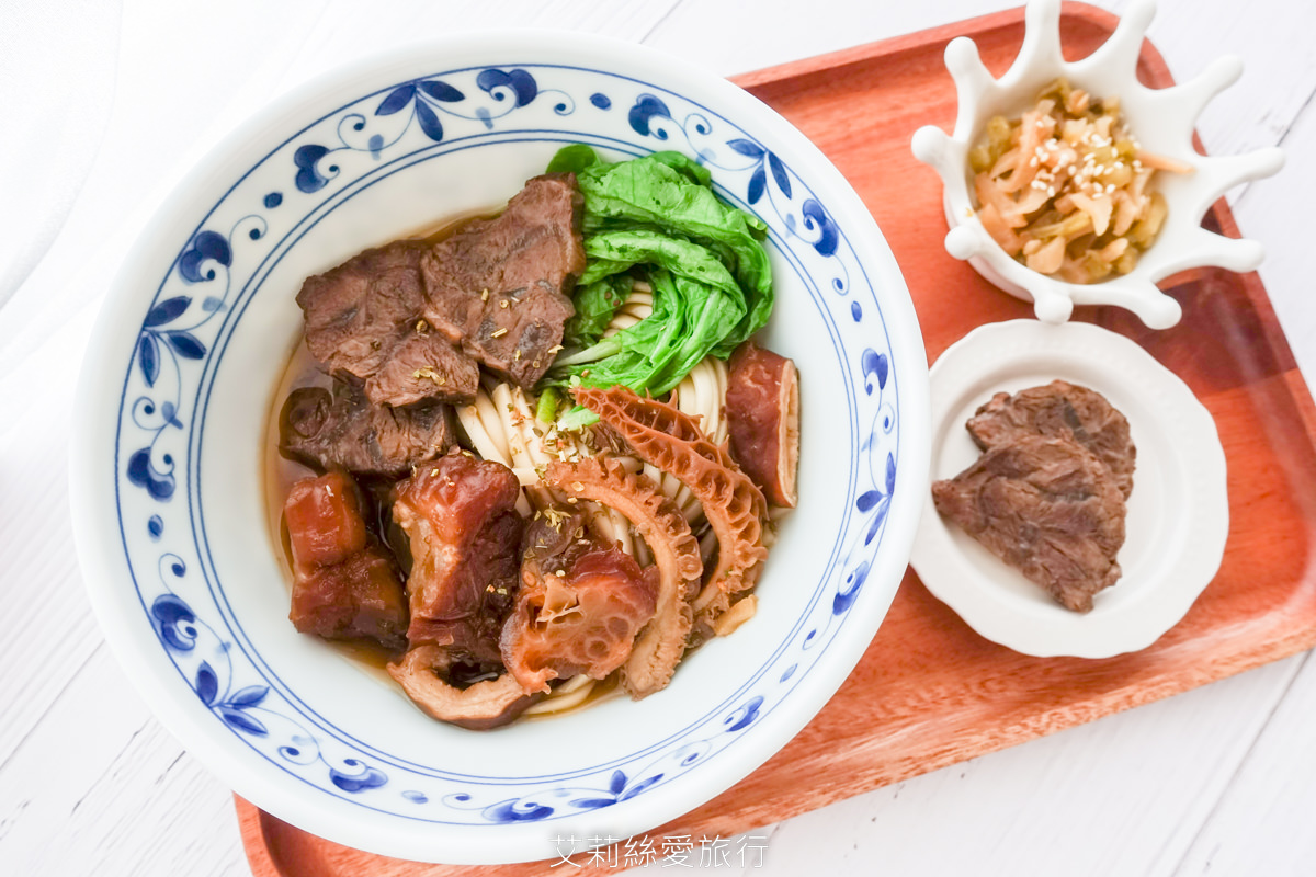 饒河夜市必吃 撒旦牛滷味 饕客最愛牛筋、牛肚、牛腱等牛三寶 香氣迷人軟嫩入味 一吃就愛上