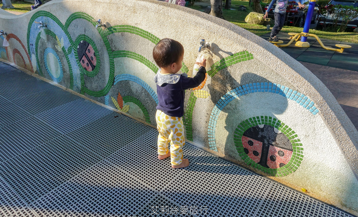 新北落羽松景點 免費入園 新莊頭前運動公園 生態水池冬季夢幻落羽松夏季賞蓮 漫步森林兒童遊戲場 捷運幸福站
