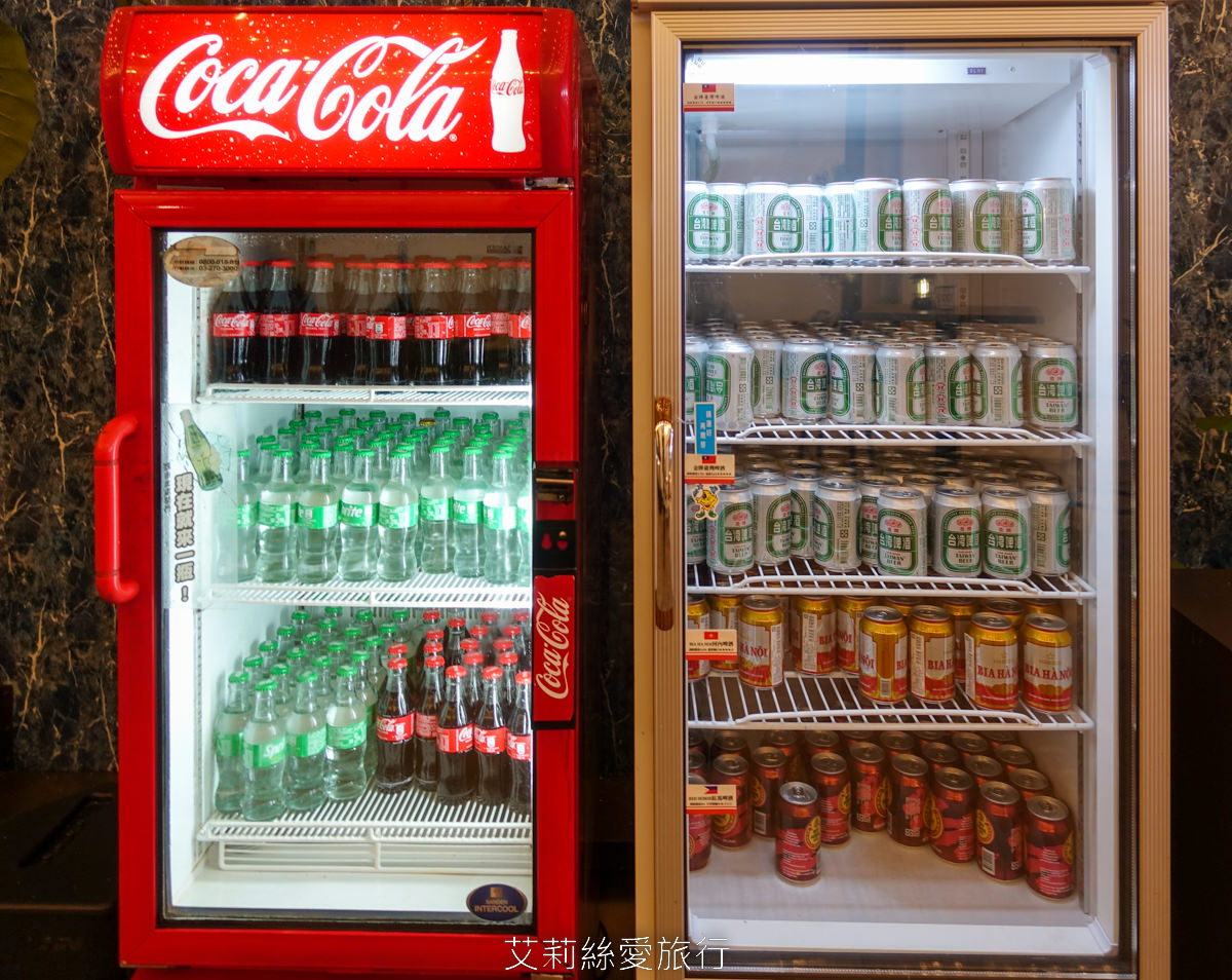 新北新莊吃到飽 峇里斯南洋海鮮百匯 鮭魚美食 烤鴨牛排螃蟹生魚片現烤BBQ、啤酒冰淇淋泰式奶茶等多國料理百種美食！