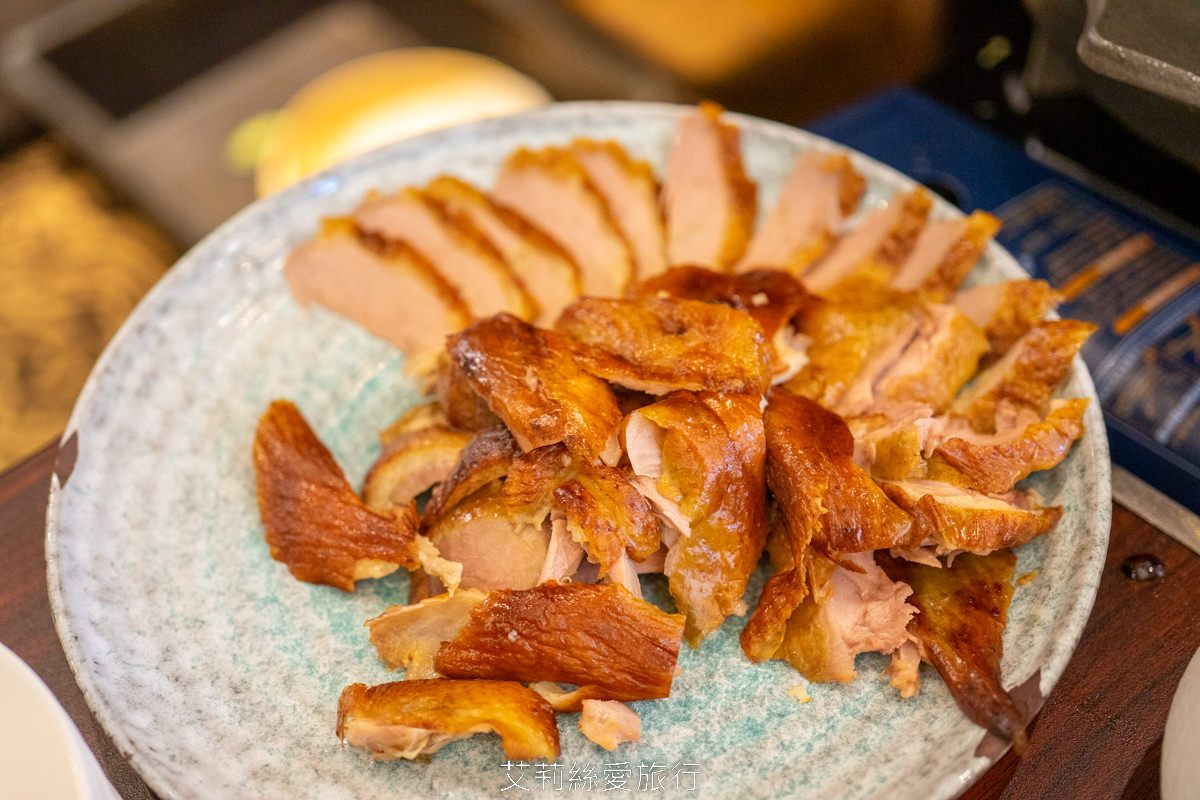 新北新莊吃到飽 峇里斯南洋海鮮百匯 鮭魚美食 烤鴨牛排螃蟹生魚片現烤BBQ、啤酒冰淇淋泰式奶茶等多國料理百種美食！