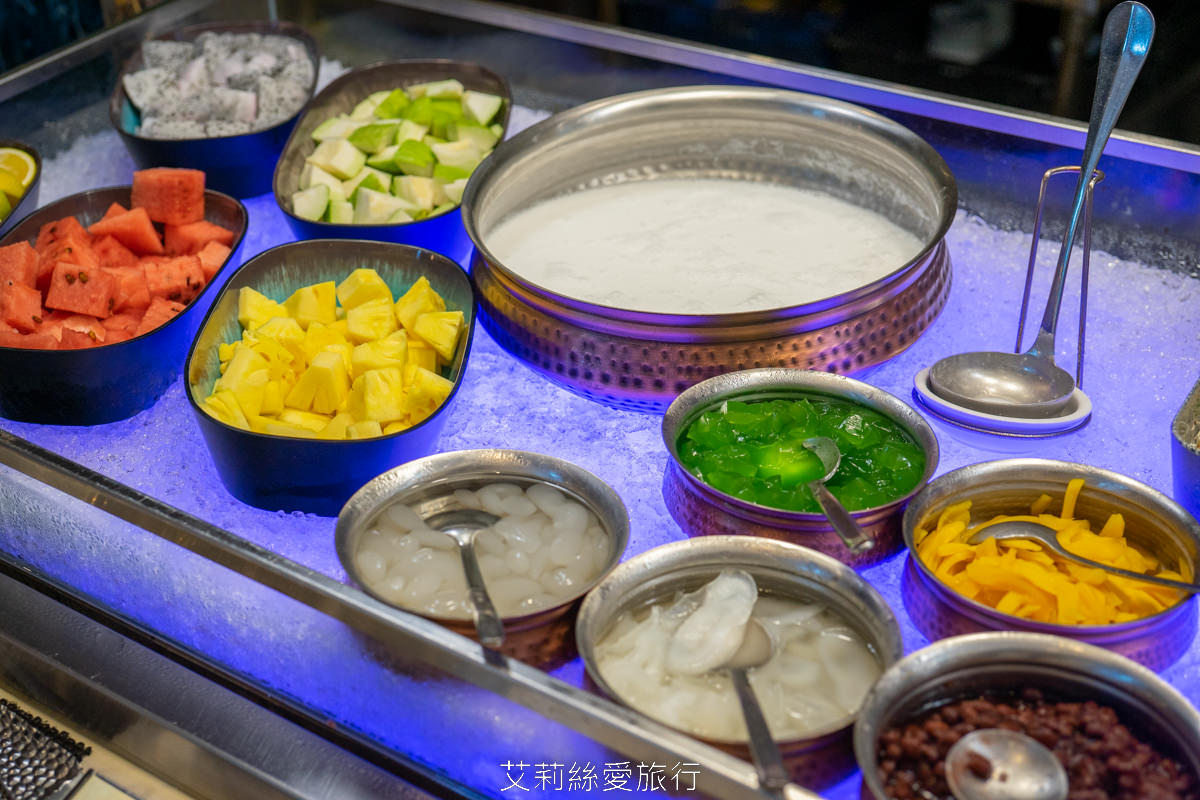 新北新莊吃到飽 峇里斯南洋海鮮百匯 鮭魚美食 烤鴨牛排螃蟹生魚片現烤BBQ、啤酒冰淇淋泰式奶茶等多國料理百種美食！