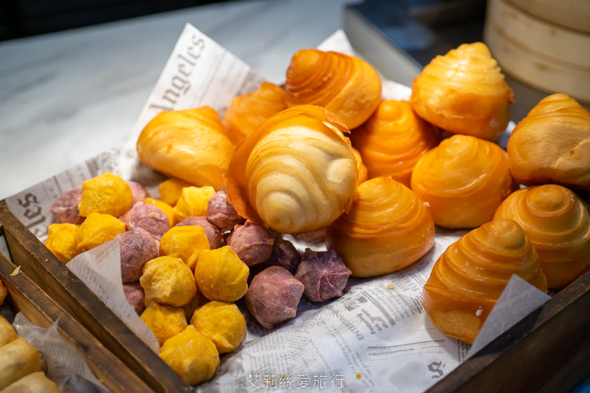 新北新莊吃到飽 峇里斯南洋海鮮百匯 鮭魚美食 烤鴨牛排螃蟹生魚片現烤BBQ、啤酒冰淇淋泰式奶茶等多國料理百種美食！