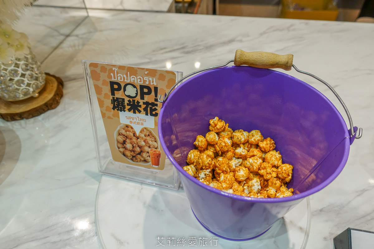 新北新莊吃到飽 峇里斯南洋海鮮百匯 鮭魚美食 烤鴨牛排螃蟹生魚片現烤BBQ、啤酒冰淇淋泰式奶茶等多國料理百種美食！