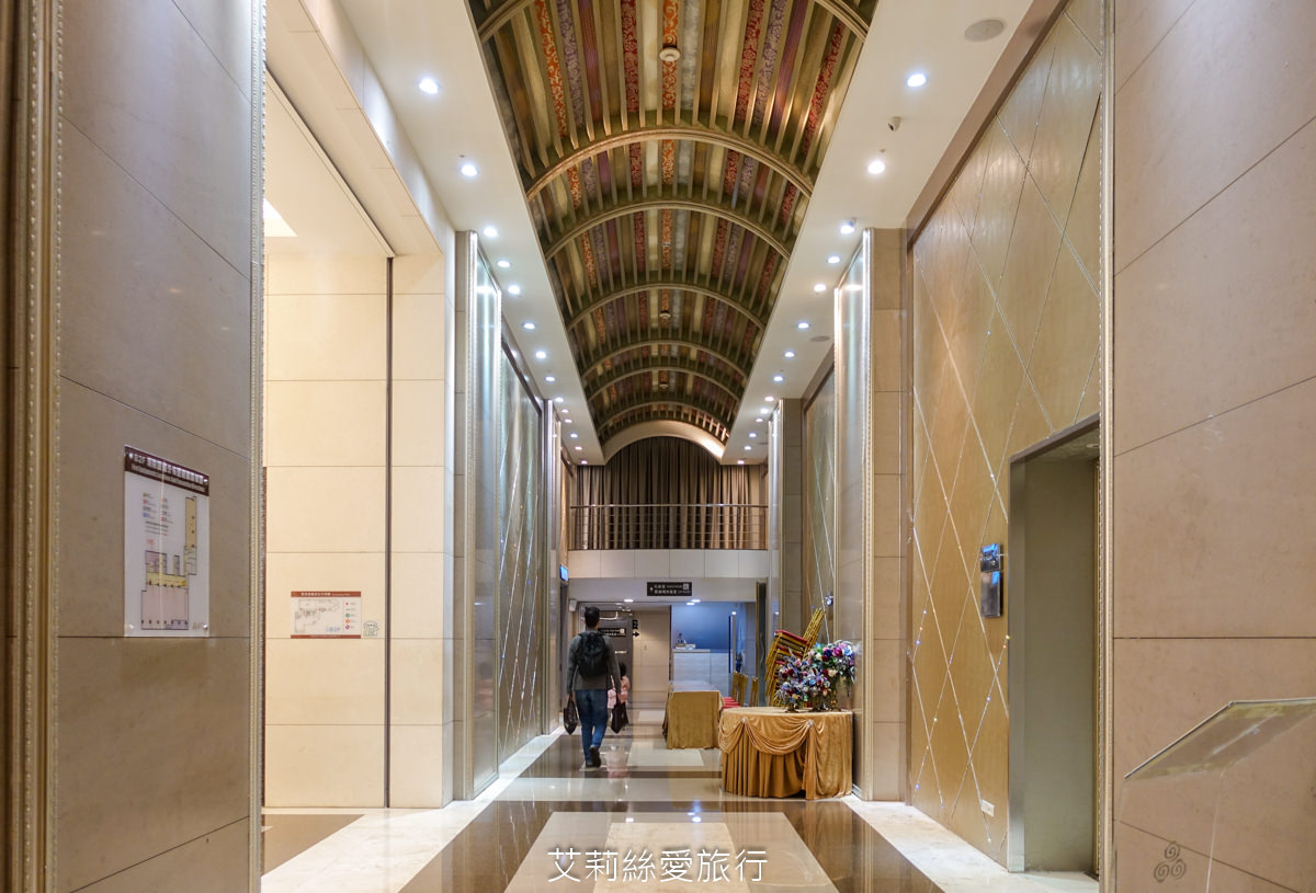 季節限定肥美秋蟹！晶宴會館 金秋蟹晶宴 避風塘肥蟹 秋蟹饗宴 中山區日光香頌 近捷運南京復興站