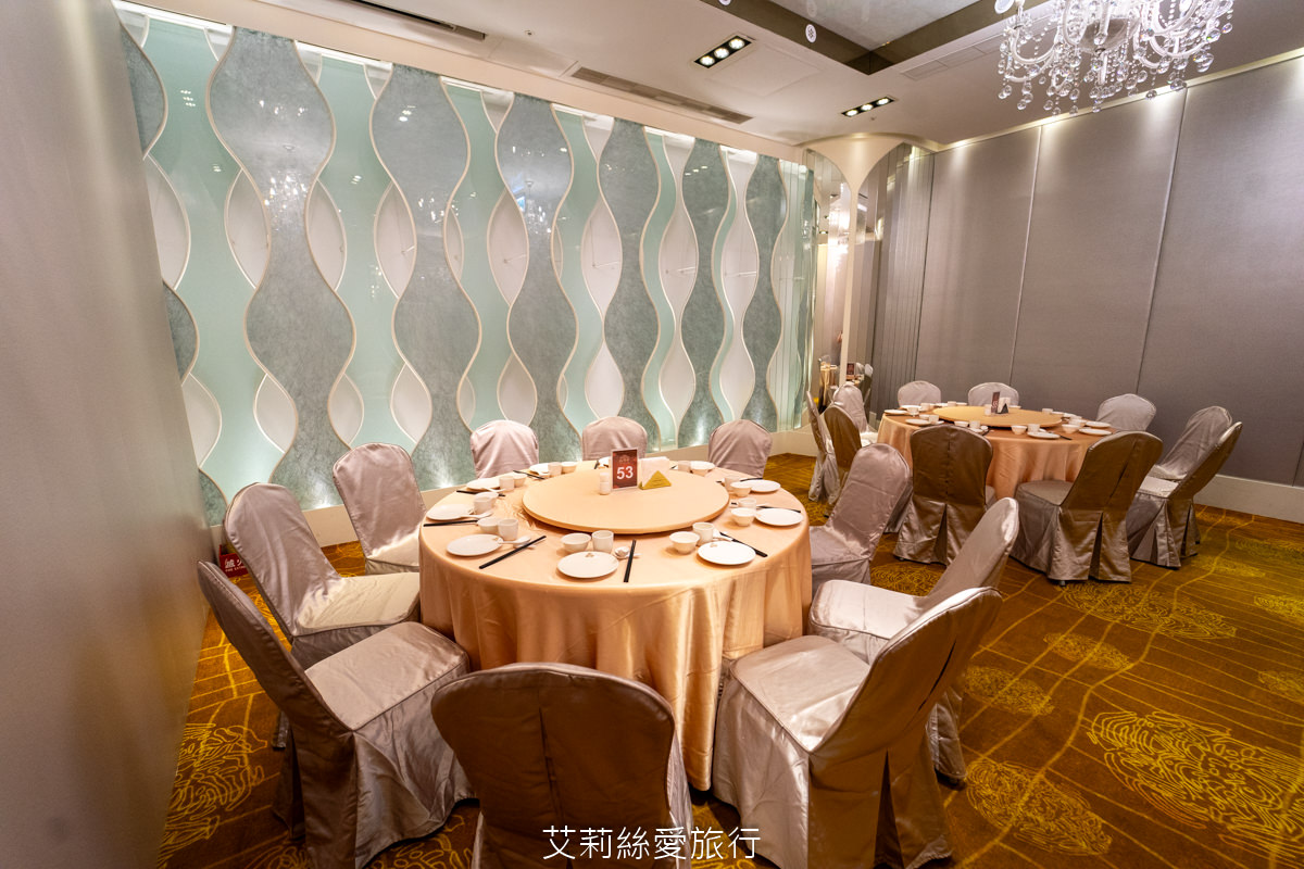 中和美食 晶粵軒烤鴨餐廳 招牌片皮鴨 限時折價500元！ 肉質肥美的宜蘭櫻桃鴨油亮酥脆鮮嫩多汁 捷運橋和站