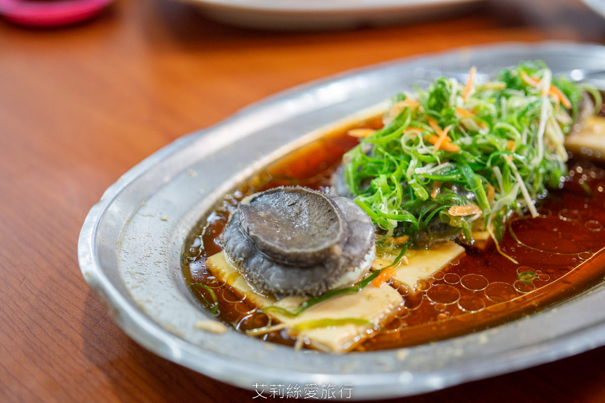北海岸美食 野柳老字號海鮮餐廳 望海亭 價格透明公開 每日新鮮漁獲 內用白飯吃到飽 用餐折抵停車費！