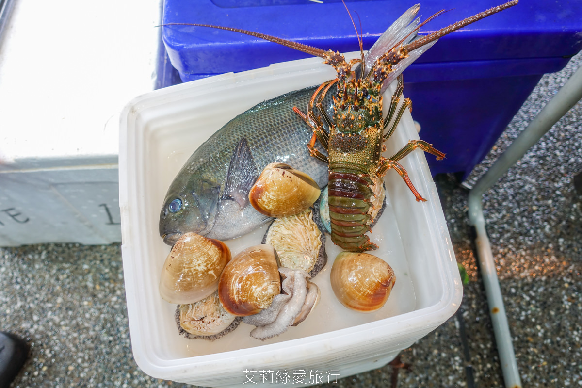 北海岸美食 野柳老字號海鮮餐廳 望海亭 價格透明公開 每日新鮮漁獲 內用白飯吃到飽 用餐折抵停車費！