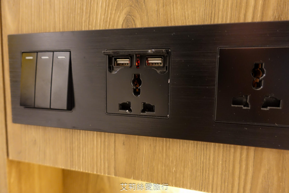 台中親子景點 東勢林場遊樂區 螢火蟲季來了！ 超放電體能訓練場刺激又好玩 幼童遊戲區 沙坑 彈跳床 溫泉泡腳池好放鬆！住宿環境乾淨又舒適 兩天一夜親子暑假旅遊