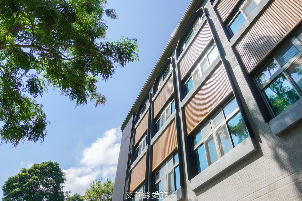 台中親子景點 東勢林場遊樂區 螢火蟲季來了！ 超放電體能訓練場刺激又好玩 幼童遊戲區 沙坑 彈跳床 溫泉泡腳池好放鬆！住宿環境乾淨又舒適 兩天一夜親子暑假旅遊