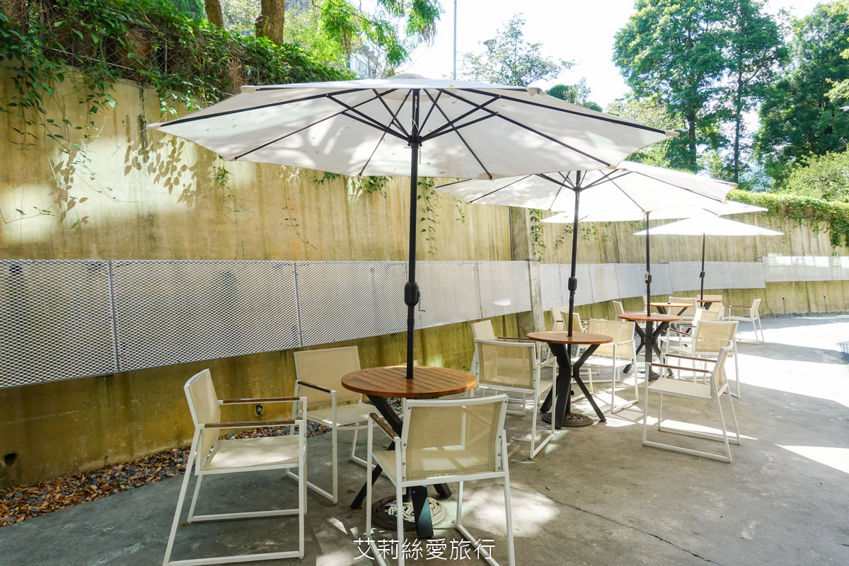 台中親子景點 東勢林場遊樂區 螢火蟲季來了！ 超放電體能訓練場刺激又好玩 幼童遊戲區 沙坑 彈跳床 溫泉泡腳池好放鬆！住宿環境乾淨又舒適 兩天一夜親子暑假旅遊