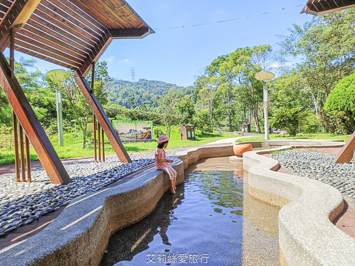 台中親子景點 東勢林場遊樂區 螢火蟲季來了！ 超放電體能訓練場刺激又好玩 幼童遊戲區 沙坑 彈跳床 溫泉泡腳池好放鬆！住宿環境乾淨又舒適 兩天一夜親子暑假旅遊