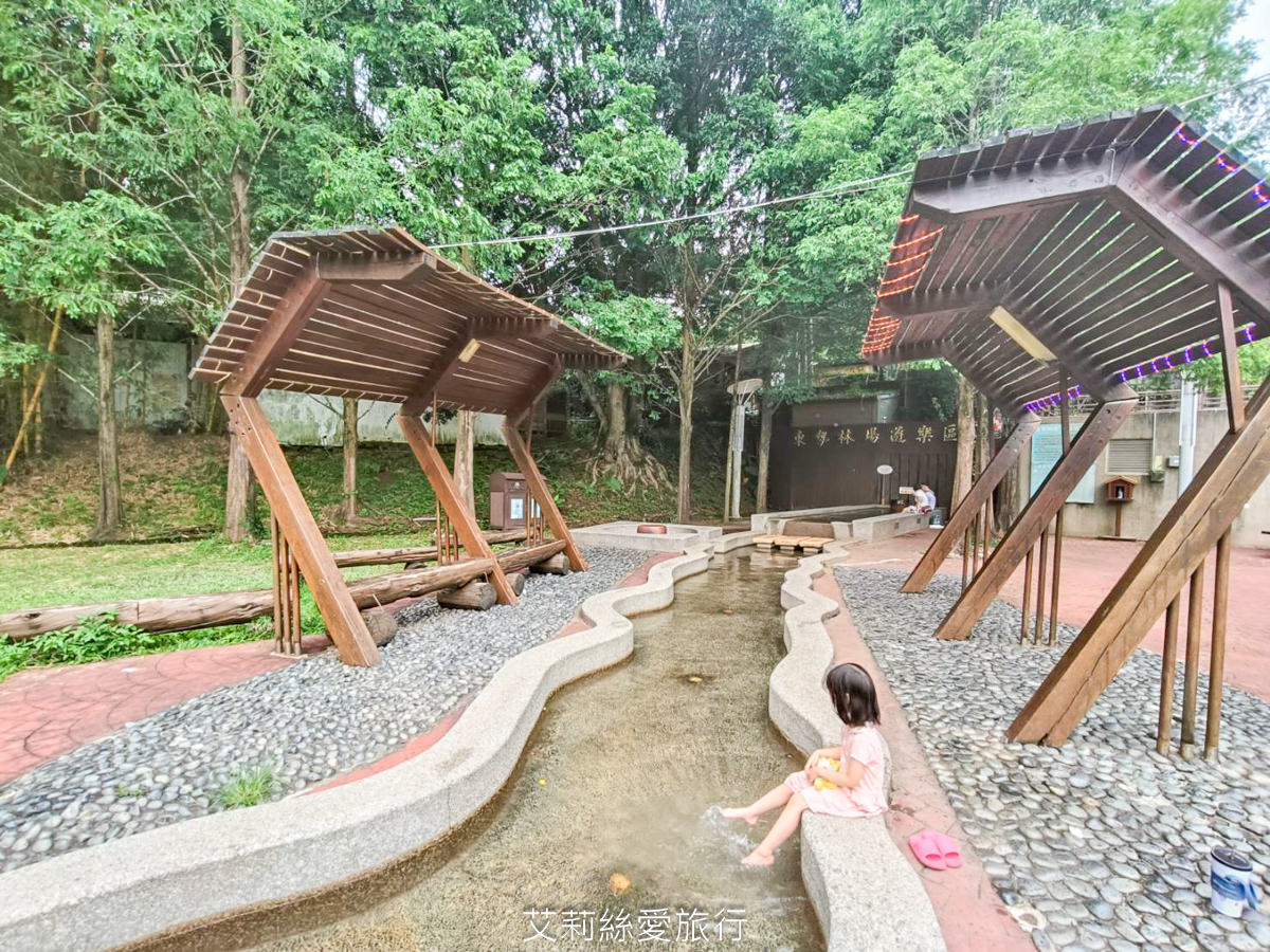 台中親子景點 東勢林場遊樂區 螢火蟲季來了！ 超放電體能訓練場刺激又好玩 幼童遊戲區 沙坑 彈跳床 溫泉泡腳池好放鬆！住宿環境乾淨又舒適 兩天一夜親子暑假旅遊