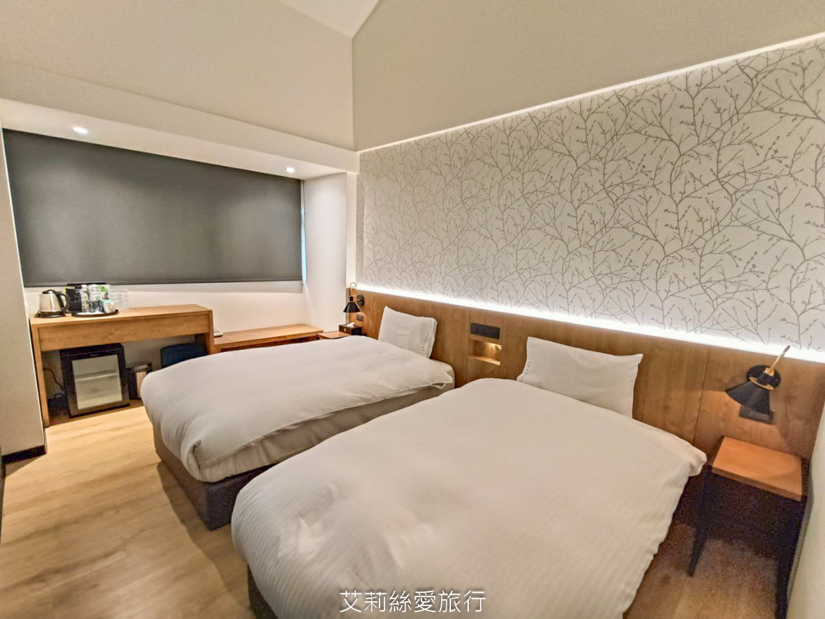 台中親子景點 東勢林場遊樂區 螢火蟲季來了！ 超放電體能訓練場刺激又好玩 幼童遊戲區 沙坑 彈跳床 溫泉泡腳池好放鬆！住宿環境乾淨又舒適 兩天一夜親子暑假旅遊