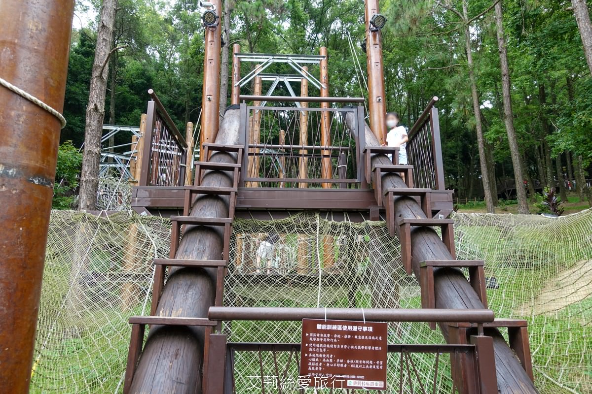 台中親子景點 東勢林場遊樂區 螢火蟲季來了！ 超放電體能訓練場刺激又好玩 幼童遊戲區 沙坑 彈跳床 溫泉泡腳池好放鬆！住宿環境乾淨又舒適 兩天一夜親子暑假旅遊