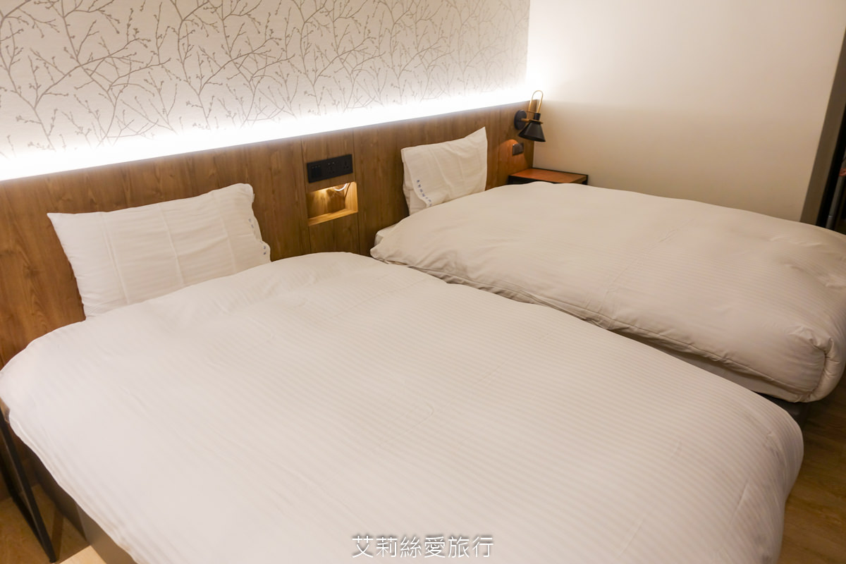 台中親子景點 東勢林場遊樂區 螢火蟲季來了！ 超放電體能訓練場刺激又好玩 幼童遊戲區 沙坑 彈跳床 溫泉泡腳池好放鬆！住宿環境乾淨又舒適 兩天一夜親子暑假旅遊