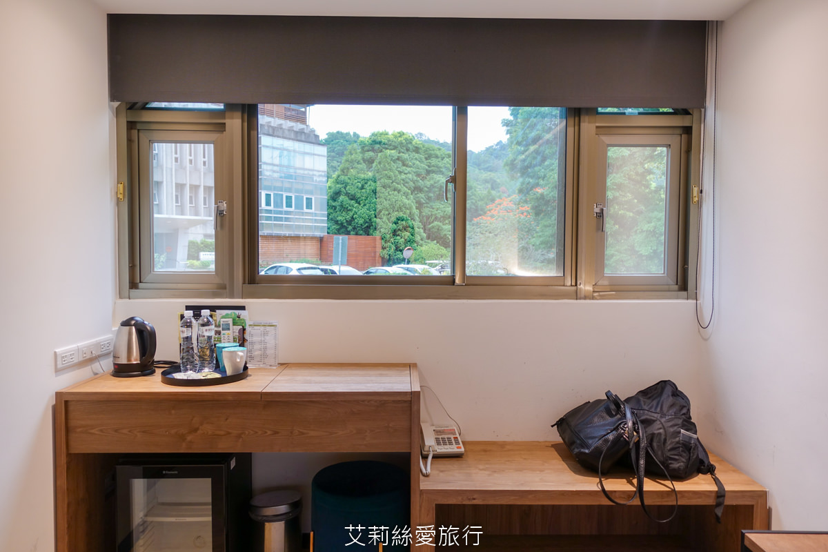 台中親子景點 東勢林場遊樂區 螢火蟲季來了！ 超放電體能訓練場刺激又好玩 幼童遊戲區 沙坑 彈跳床 溫泉泡腳池好放鬆！住宿環境乾淨又舒適 兩天一夜親子暑假旅遊