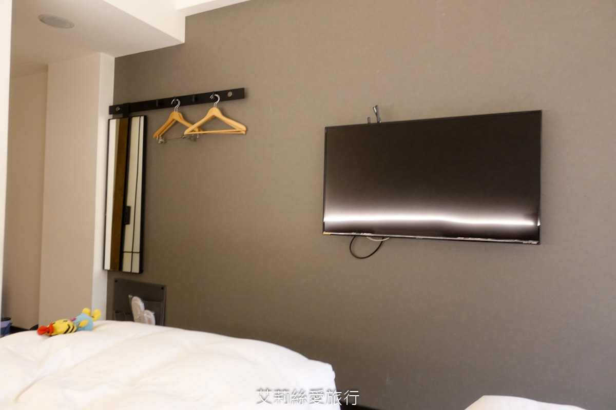 台中親子景點 東勢林場遊樂區 螢火蟲季來了！ 超放電體能訓練場刺激又好玩 幼童遊戲區 沙坑 彈跳床 溫泉泡腳池好放鬆！住宿環境乾淨又舒適 兩天一夜親子暑假旅遊