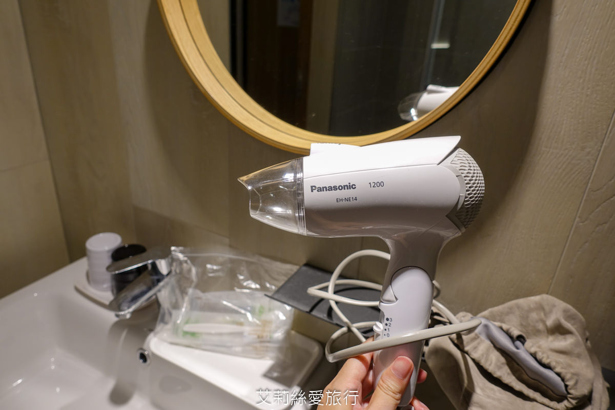 台中親子景點 東勢林場遊樂區 螢火蟲季來了！ 超放電體能訓練場刺激又好玩 幼童遊戲區 沙坑 彈跳床 溫泉泡腳池好放鬆！住宿環境乾淨又舒適 兩天一夜親子暑假旅遊