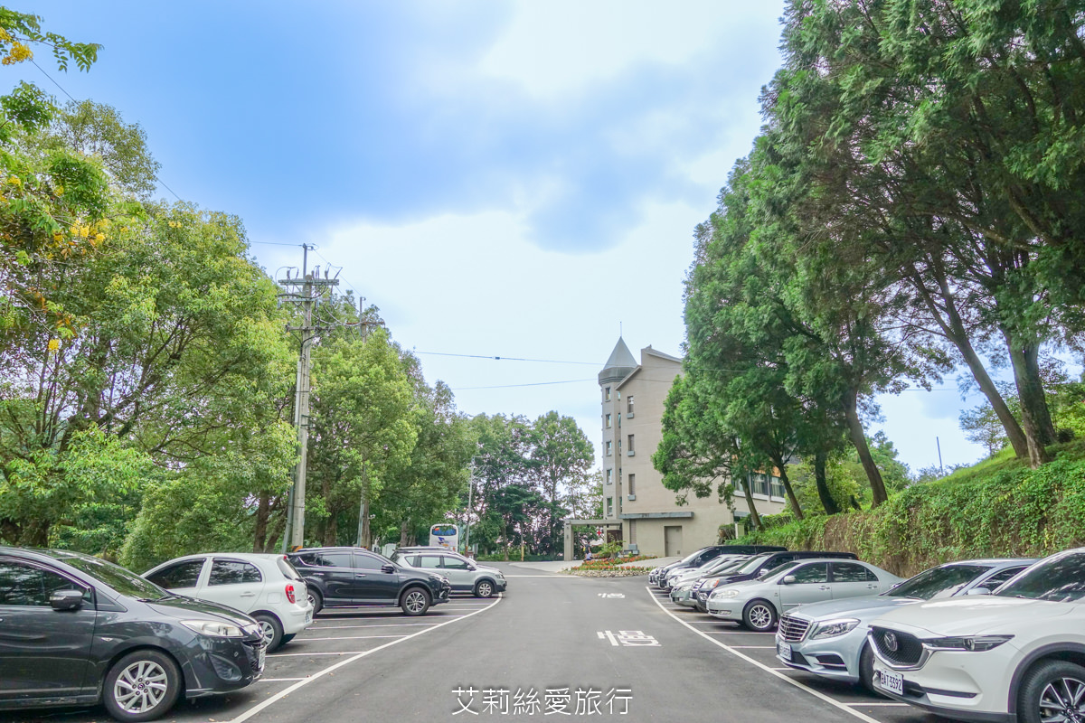 台中親子景點 東勢林場遊樂區 螢火蟲季來了！ 超放電體能訓練場刺激又好玩 幼童遊戲區 沙坑 彈跳床 溫泉泡腳池好放鬆！住宿環境乾淨又舒適 兩天一夜親子暑假旅遊