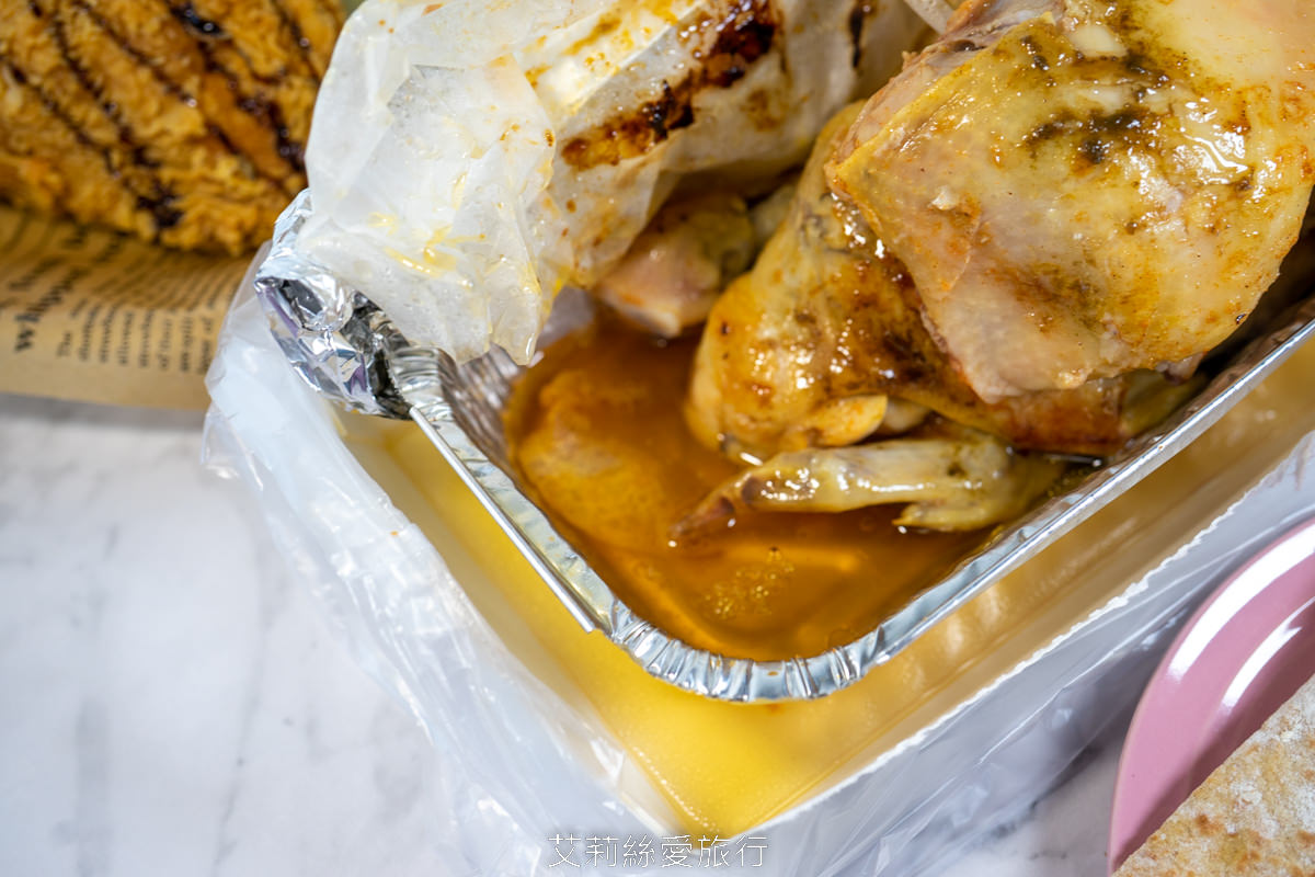 新北蘆洲區美食 林太太手工石烤披薩 炸雞鮮嫩多汁不輸拿坡里 鮮嫩紙包雞肉質嫩到不行 內行人都會先訂餐才不會久候 捷運蘆洲站
