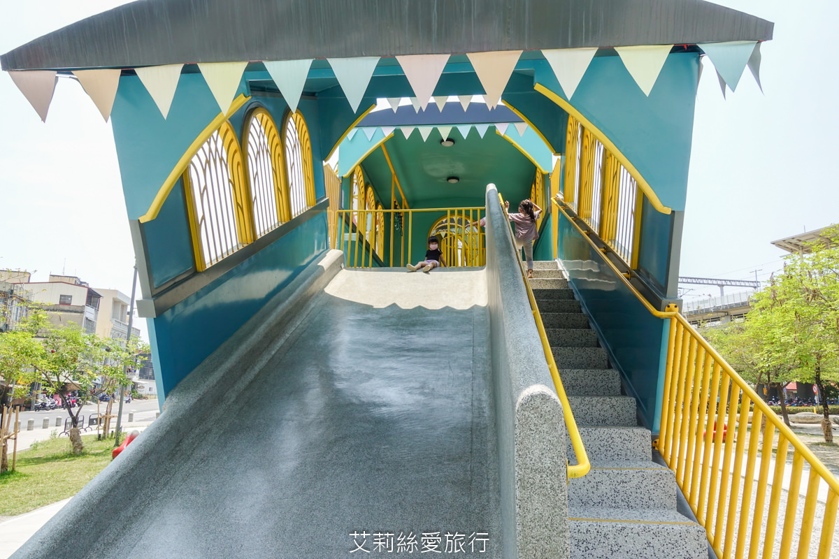 免費景點！屏東親子景點 林邊5米高飛天火車親子共融公園 順遊林邊蓮霧公園 近林邊車站