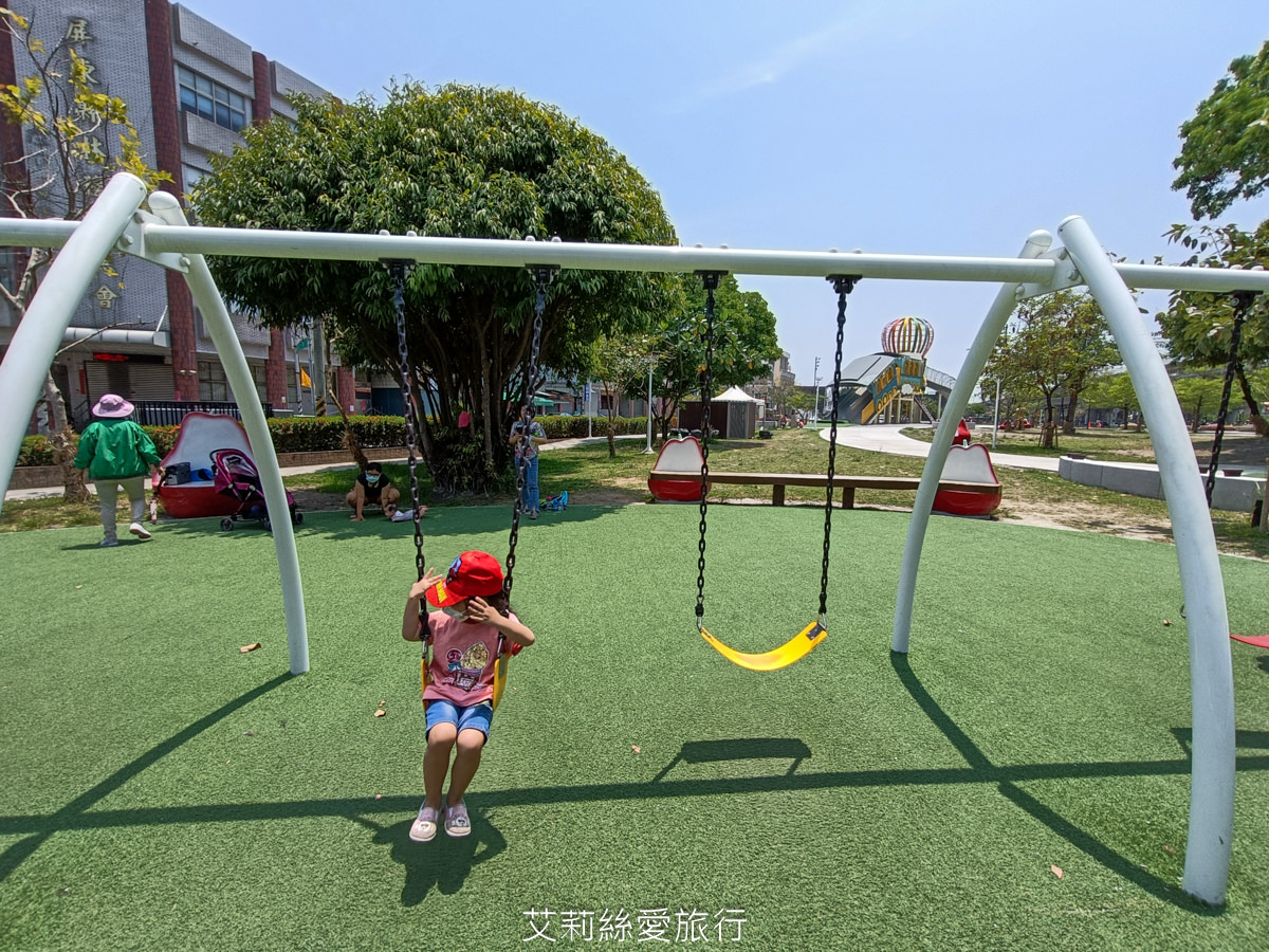 免費景點！屏東親子景點 林邊5米高飛天火車親子共融公園 順遊林邊蓮霧公園 近林邊車站