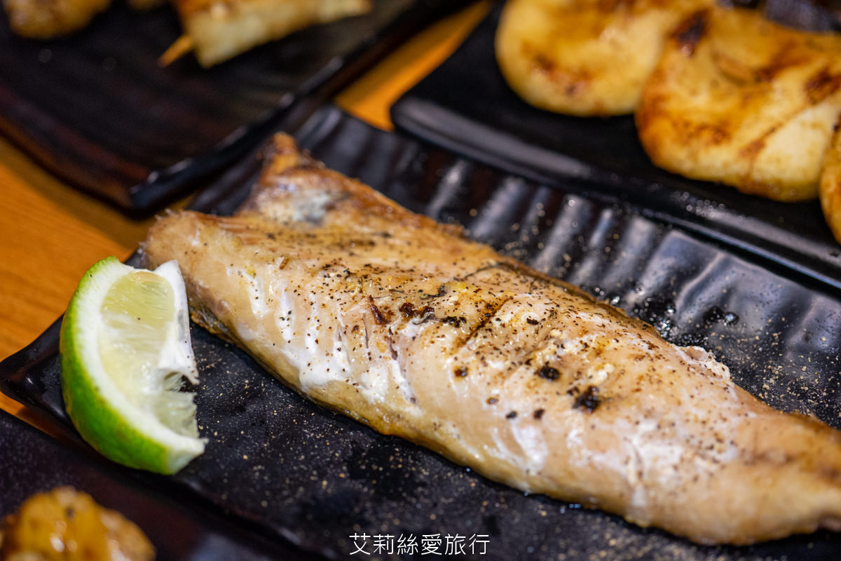 中山區美食 柒息地 (原柒串燒屋) 19元起美味串燒 聚餐首選想吃燒烤不必自己動手！ 10年烤功好專業 營業時間到半夜1點半 捷運善導寺站