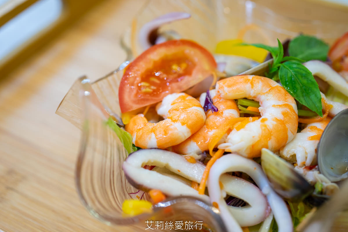 蘆洲美食》料多到滿出來道地越南河粉(Phở) 武氏明皇 捷運美食午晚餐