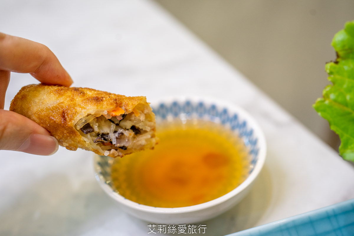 蘆洲美食》料多到滿出來道地越南河粉(Phở) 武氏明皇 捷運美食午晚餐