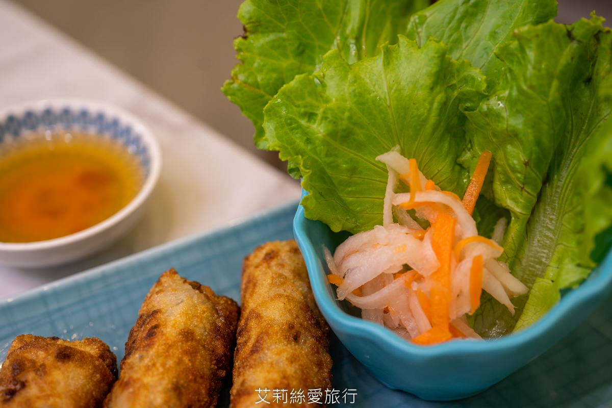 蘆洲美食》料多到滿出來道地越南河粉(Phở) 武氏明皇 捷運美食午晚餐