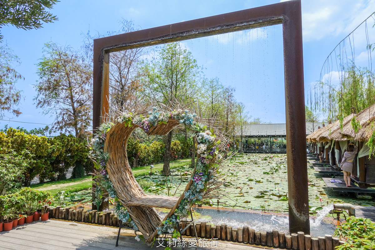 屏東美食 峇里島風景觀餐廳 水明漾 吃冰淇淋、餵魚拍美照 還有新鮮泰國蝦料理 冬季落羽松步道好浪漫 - 第7張圖 屏東美食 峇里島風景觀餐廳 水明漾 吃冰淇淋、餵魚拍美照 還有新鮮泰國蝦料理 冬季落羽松步道好浪漫