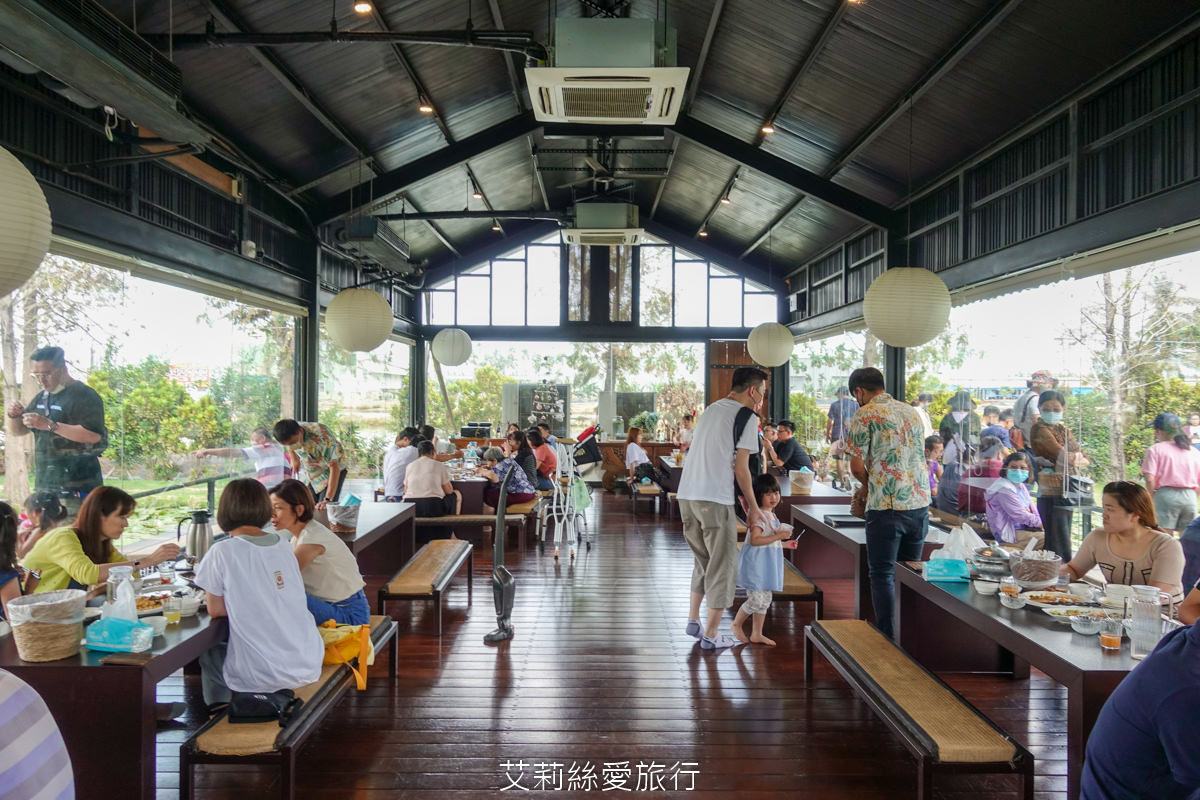 屏東美食 峇里島風景觀餐廳 水明漾 吃冰淇淋、餵魚拍美照 還有新鮮泰國蝦料理 冬季落羽松步道好浪漫 - 第18張圖 屏東美食 峇里島風景觀餐廳 水明漾 吃冰淇淋、餵魚拍美照 還有新鮮泰國蝦料理 冬季落羽松步道好浪漫