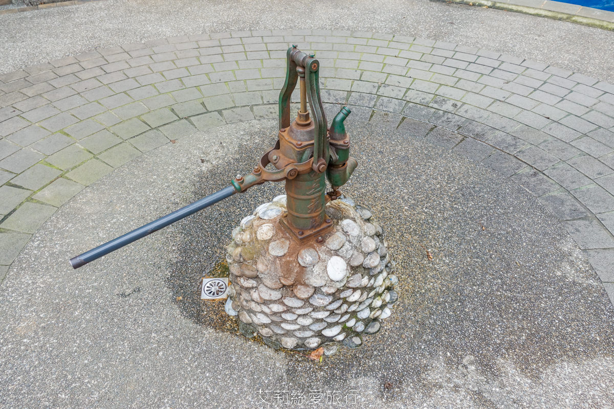 免費景點北投溫泉泡湯推薦！泉源公園溫泉泡腳池 在地人私藏的足湯秘境 森林吸收芬多精 有飲水機和洗手間 出發前要注意營業時間以免撲空！ 旁邊還有兒童遊戲區、籃球場可以玩！