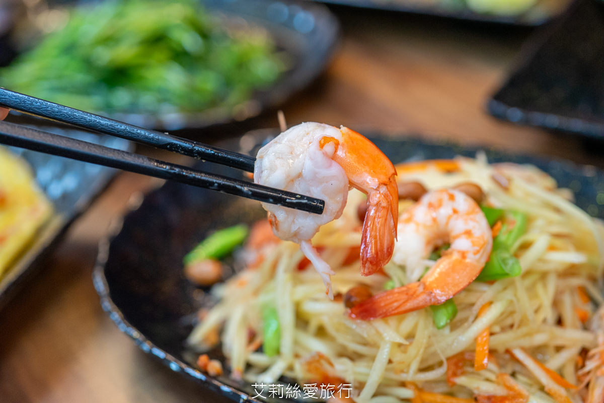 三重美食推薦 泰小吃店 真正泰國人開的泰式餐廳 泰國知名美食彩色米線條 媽媽麵 涼拌青木瓜絲都超道地! 奶茶控必喝泰式奶茶! - 第15張圖 三重美食推薦 泰小吃店 真正泰國人開的泰式餐廳 泰國知名美食彩色米線條 媽媽麵 涼拌青木瓜絲都超道地! 奶茶控必喝泰式奶茶!