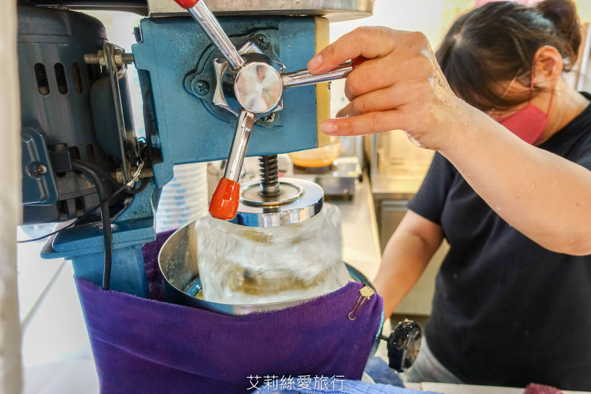 泰山古早味刨冰 季節限定愛文芒果冰 烏魯木齊創意甜品 香香甜甜牛奶雪花冰 手工自製小湯圓好Q彈