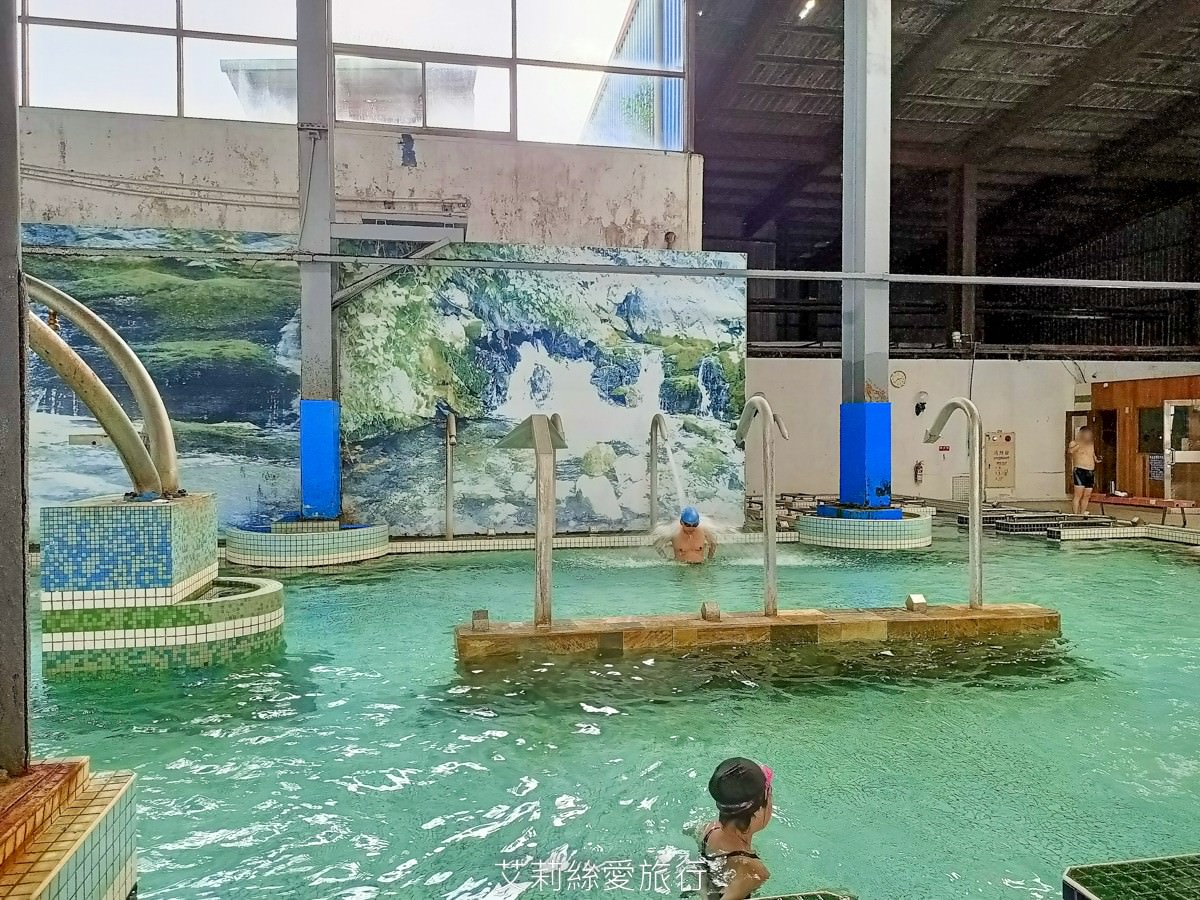 台北玩水景點 30元玩滑水道、漂漂河 一票玩到底 兒童票30元可玩一整天 玉成水樂園 台北戲水 有救生員 溫水泳池 - 第15張圖 台北玩水景點 30元玩滑水道、漂漂河 一票玩到底 兒童票30元可玩一整天 玉成水樂園 台北戲水 有救生員 溫水泳池